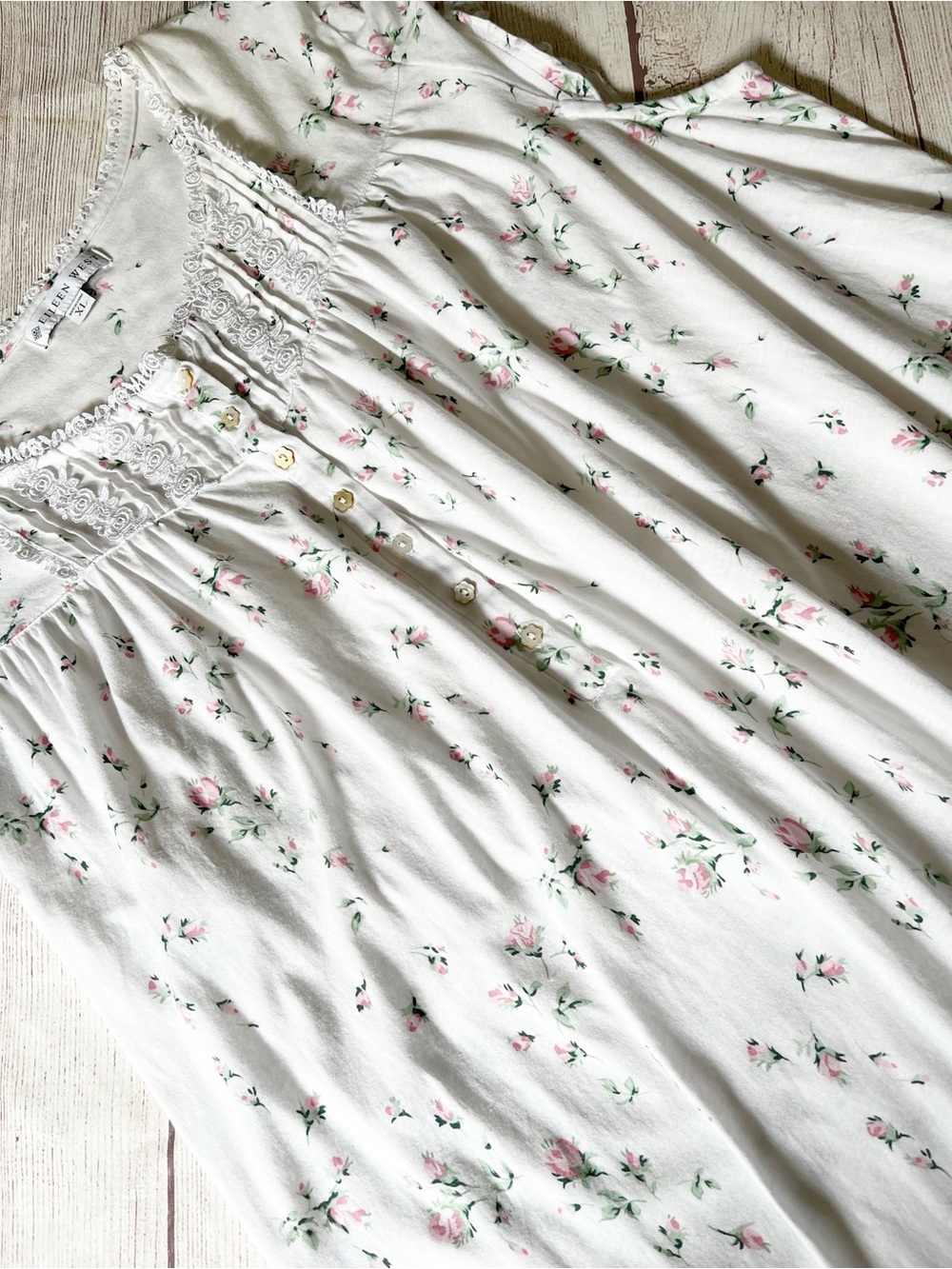 Eileen West long rosebud print cap sleeve nightgown - Picture 10 of 14